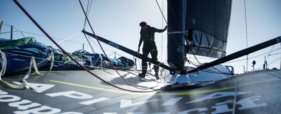 En mode immersion à bord de l'Imoca APIVIA !