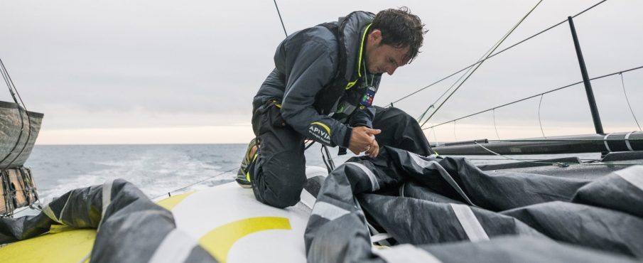 APIVIA file sereinement vers le cap Horn