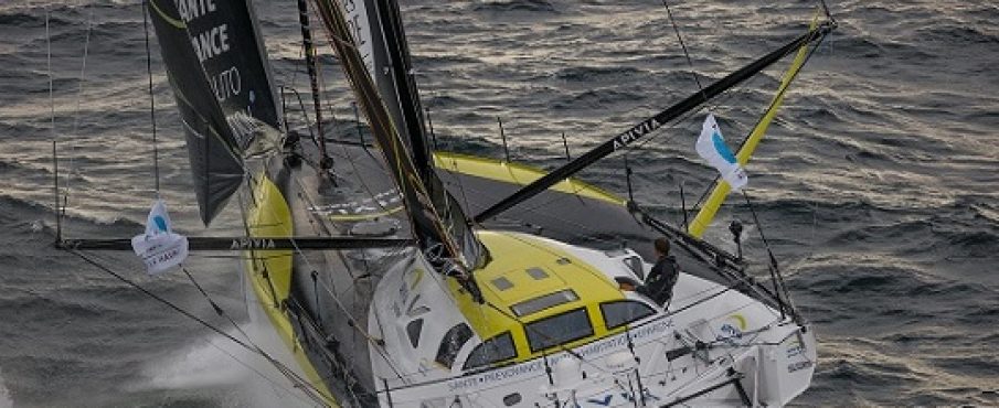 APIVIA de retour sur l’eau, Charlie Dalin retrouve le solo